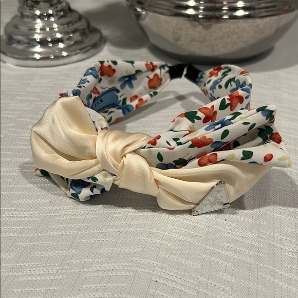 Fashion Jewelry Floral Hairband with Cream Bow - Picture 5 of 5
